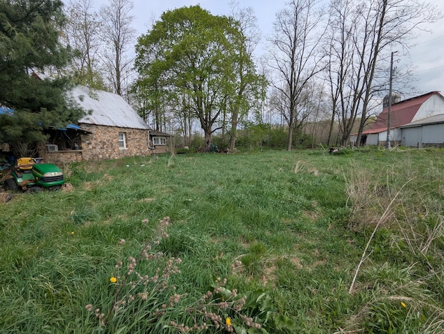 20821 Coshocton Rd, Mount Vernon, OH 43050 - view of yard featuring a barn