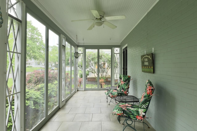 536 E Allen St, Lancaster, OH 43130 - sunroom / solarium with a ceiling fan