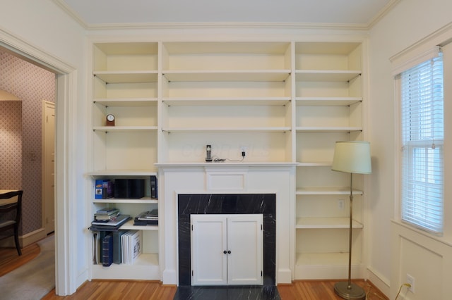 536 E Allen St, Lancaster, OH 43130 - interior details with ornamental molding, wallpapered walls, and wood finished floors