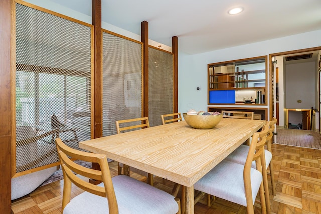 dining area with recessed lighting
