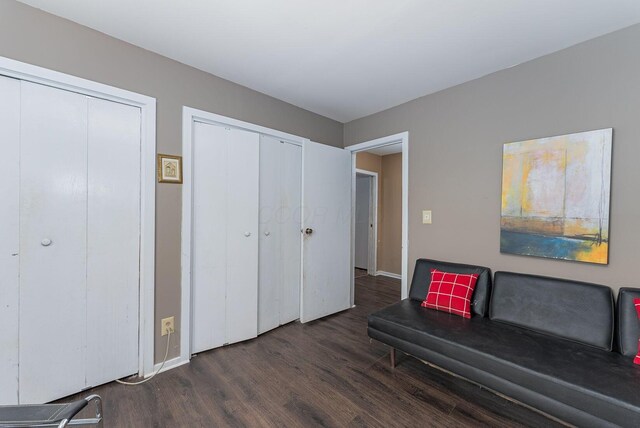 91 Glen Dr, Worthington, OH 43085 - living area featuring wood finished floors and baseboards