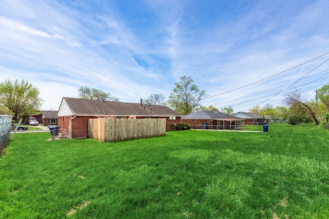 6350 Roselawn Ave, Reynoldsburg, OH 43068 - view of yard featuring fence