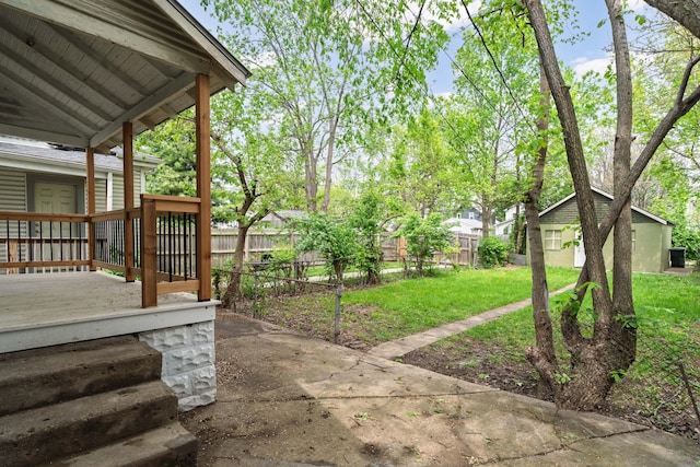 238 E Barthman Ave, Columbus, OH 43207 - view of yard with fence