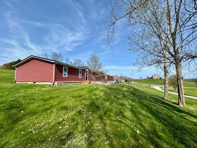 9330 Pidcock Rd, Zanesville, OH 43701 - view of yard featuring a wooden deck