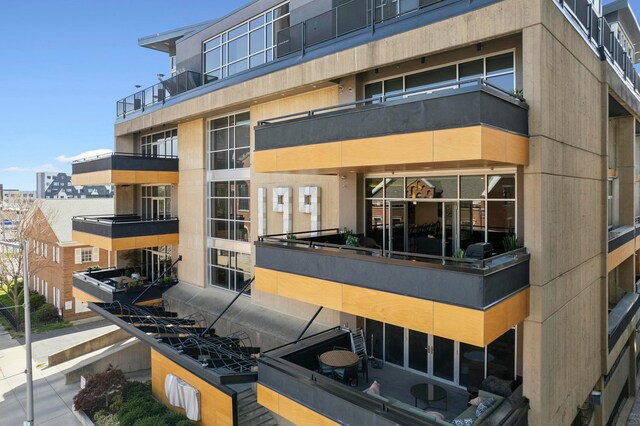 view of building exterior