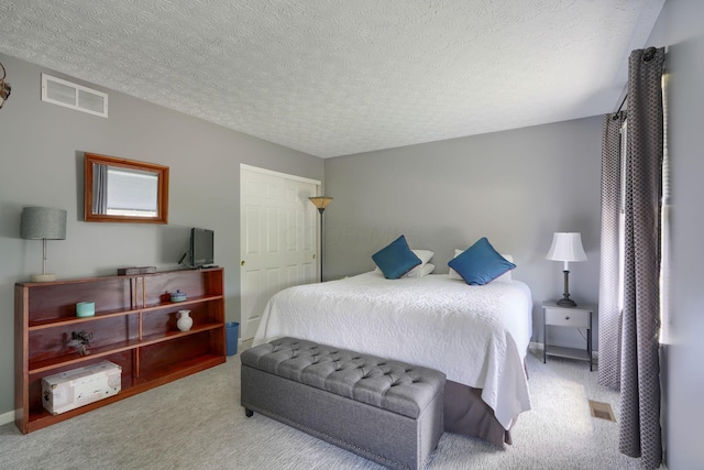 7317 Crosett Ct, Canal Winchester, OH 43110 - bedroom with carpet floors and a textured ceiling