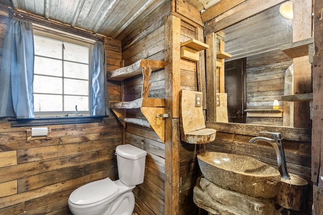 720 Green Cook Rd, Sunbury, OH 43074 - half bathroom featuring wooden walls, toilet, and wooden ceiling