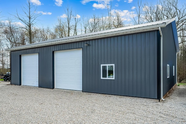 view of detached garage