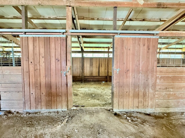 15825 State Route 207, Mount Sterling, OH 43143 - view of horse barn