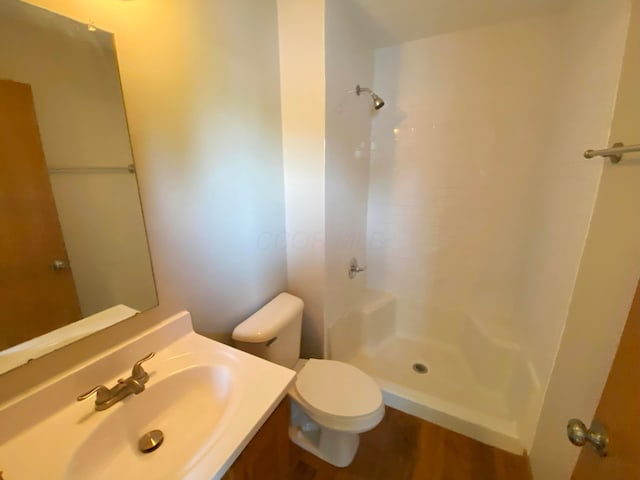 829 Crevis Ln, Columbus, OH 43228 - full bath featuring a shower and vanity