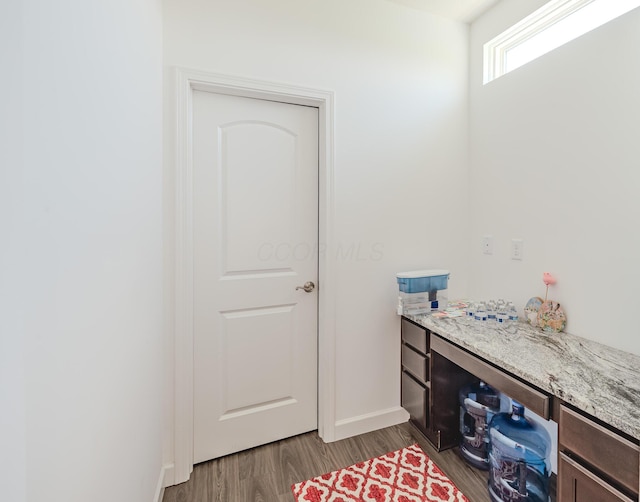 9295 Dewitt Dr, Plain City, OH 43064 - bathroom featuring baseboards and wood finished floors