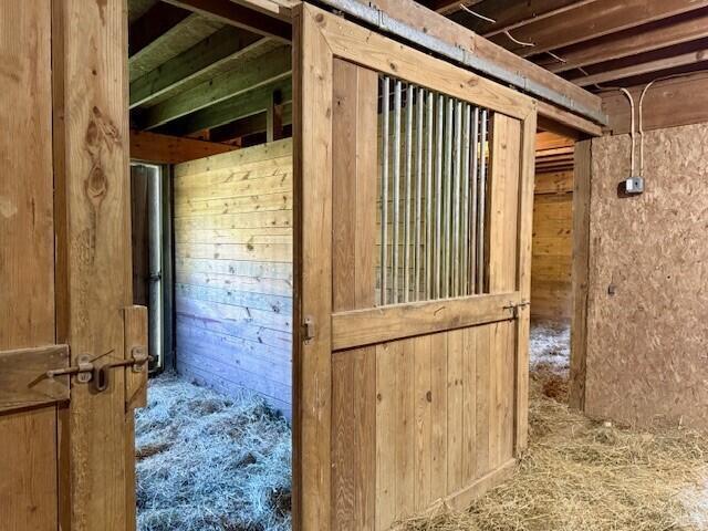 1812 Newark Granville Rd, Granville, OH 43023 - view of stable