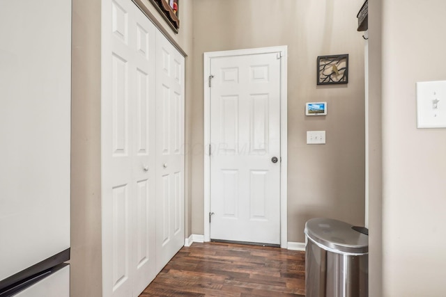 2128 Clay Stone Pl, Reynoldsburg, OH 43068 - interior space featuring baseboards and dark wood finished floors