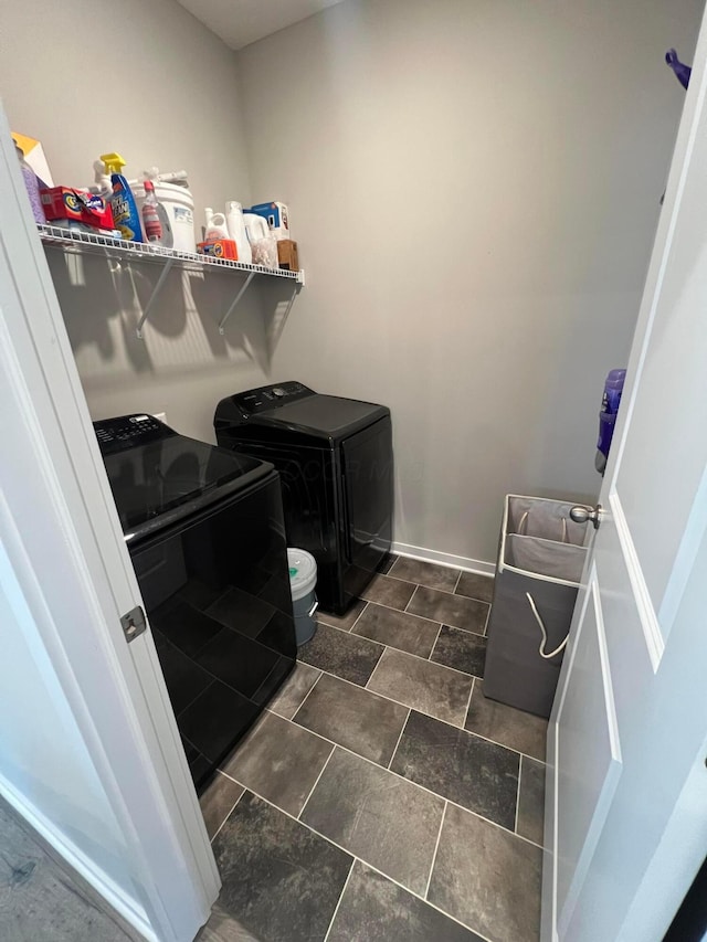 307 Shady Hollow Dr, Commercial Point, OH 43116 - washroom with baseboards, laundry area, and separate washer and dryer
