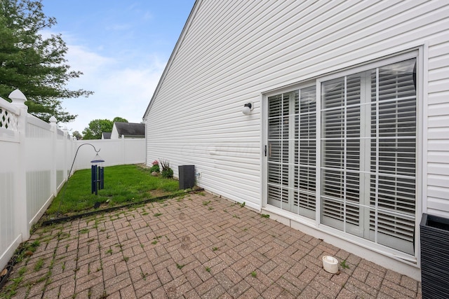 6709 Axtel Dr Unit 5A, Canal Winchester, OH 43110 - view of patio / terrace with a fenced backyard