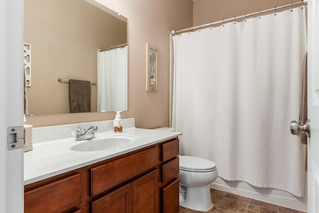 full bath with shower / bathtub combination with curtain, toilet, and vanity
