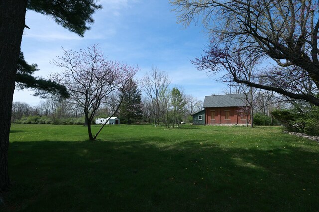 2263 Amity Rd, Hilliard, OH 43026 - view of yard featuring an outbuilding and a barn