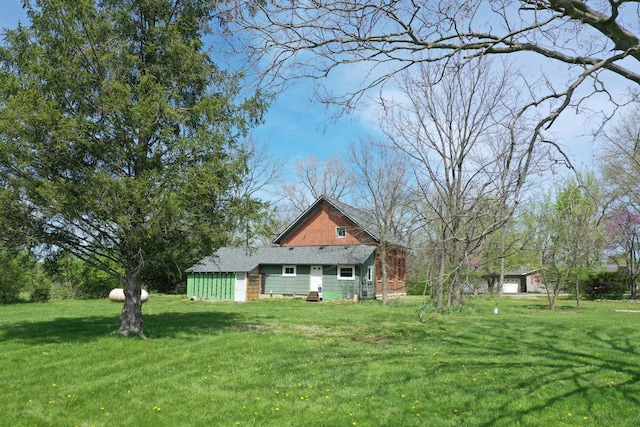 2263 Amity Rd, Hilliard, OH 43026 - exterior space with a yard