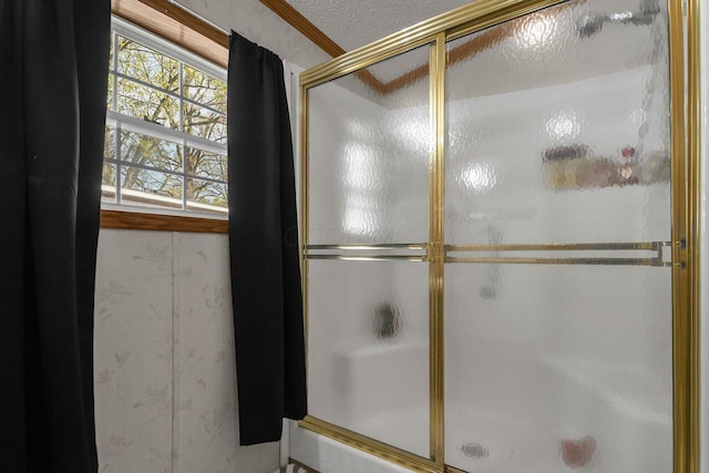 230 Norman Ln, Reynoldsburg, OH 43068 - bathroom with an enclosed shower