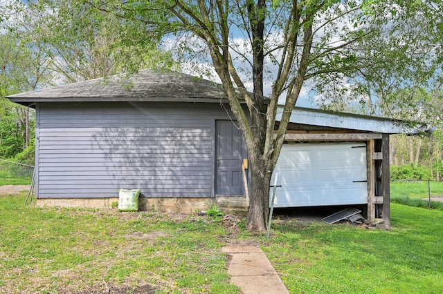 401 S 2nd St, Newark, OH 43055 - exterior space featuring fence
