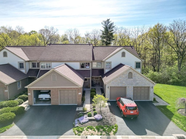 view of front of home featuring driveway