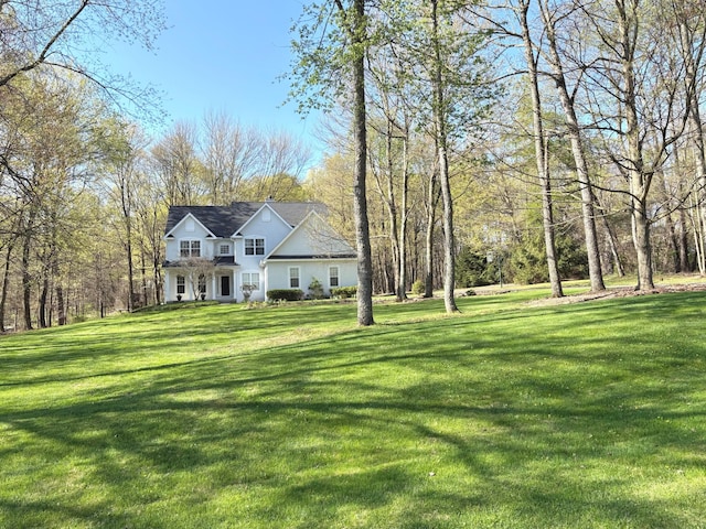 33 Hampden Dr, Granville, OH 43023 - traditional-style house featuring a front yard