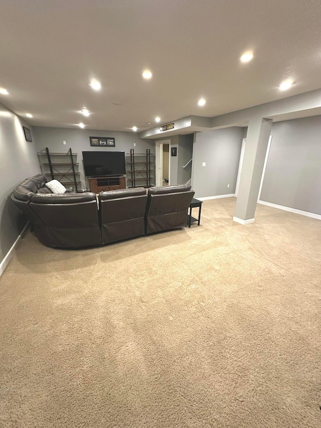33 Hampden Dr, Granville, OH 43023 - carpeted living area with recessed lighting and baseboards