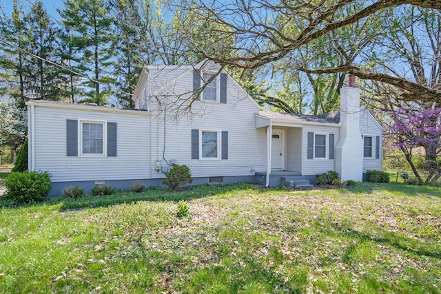 2575 Jordan Rd, Columbus, OH 43231 - traditional-style home featuring a chimney and a front yard