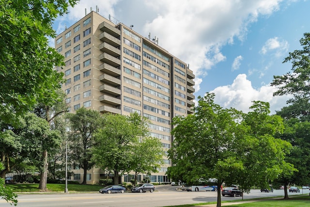 1620 E Broad St Unit 1106, Columbus, OH 43203 - view of apartment building / complex