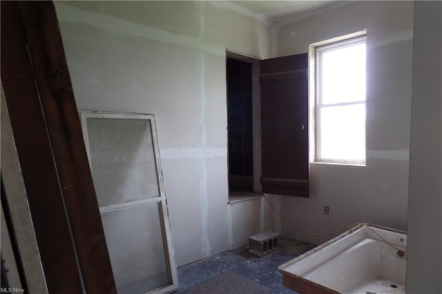 bathroom featuring a sink