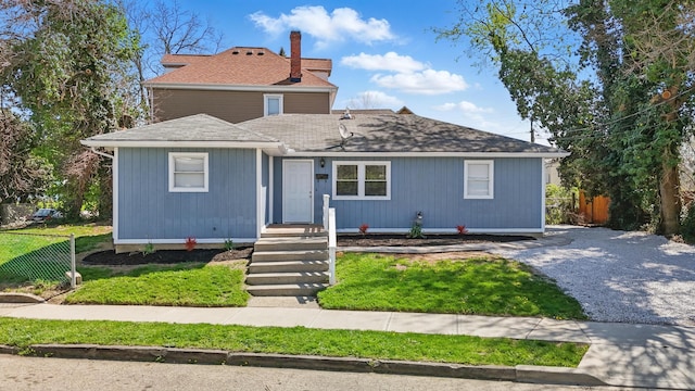 1425 Mount Vernon Ave, Columbus, OH 43203 - view of front of home featuring fence and a shingled roof