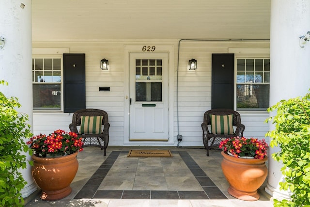 629 Hilltonia Ave, Columbus, OH 43223 - doorway to property with covered porch