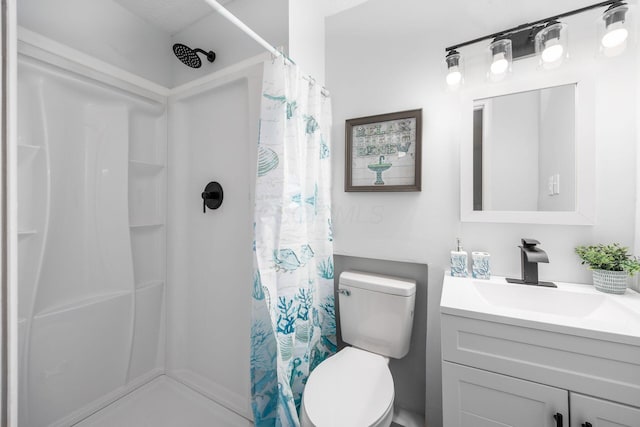 5930 Parkglen Rd, Galloway, OH 43119 - full bath featuring a shower with curtain, vanity, and toilet