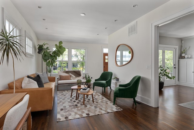 1345 Haines Ave, Columbus, OH 43212 - living area featuring plenty of natural light, wood finished floors, recessed lighting, and baseboards