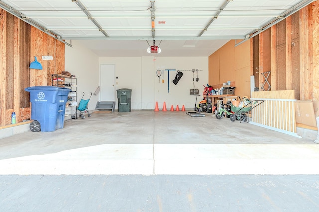 730 Erin St, Lewis Center, OH 43035 - garage with a garage door opener
