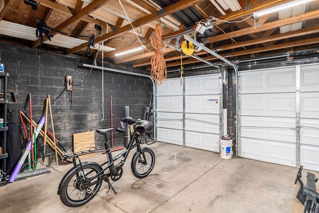 1284-1286 S Champion Ave, Columbus, OH 43206 - garage with concrete block wall