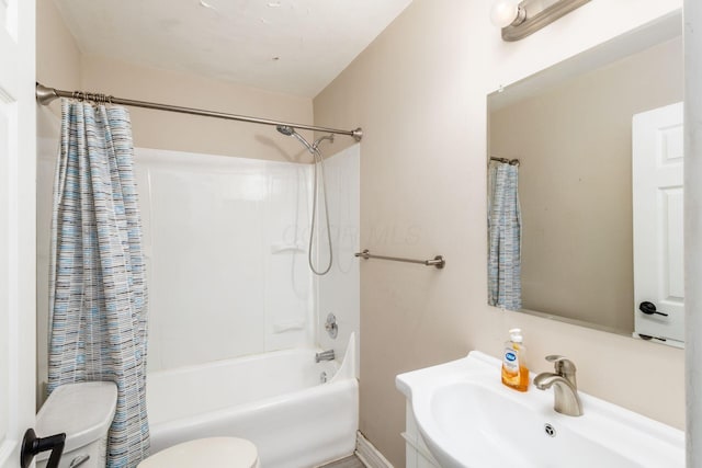 1284-1286 S Champion Ave, Columbus, OH 43206 - full bath featuring shower / tub combo, toilet, and vanity