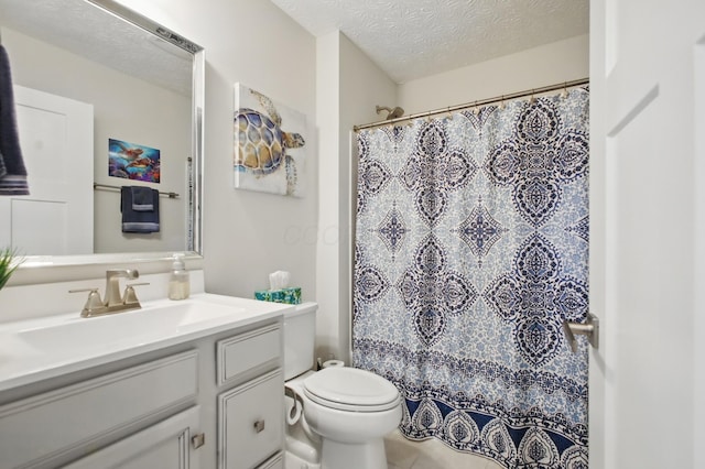 full bath featuring tile patterned flooring, vanity, toilet, a textured ceiling, and a shower with curtain
