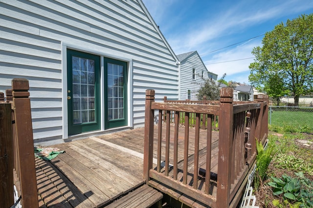 264 Merchant Ave, Marion, OH 43302 - deck with fence