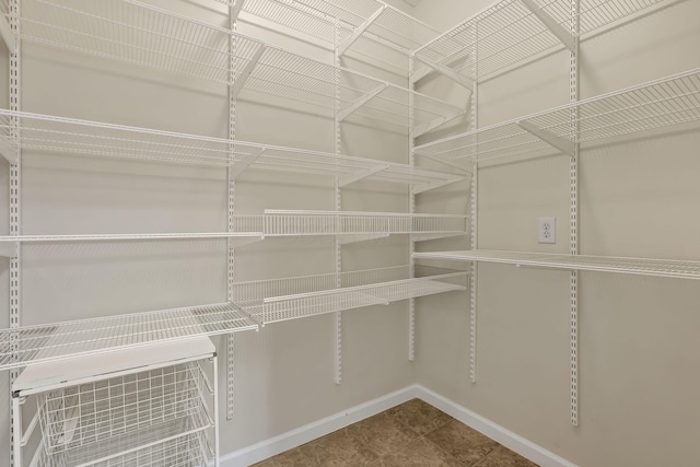 651 Albion Pl, Westerville, OH 43082 - view of pantry