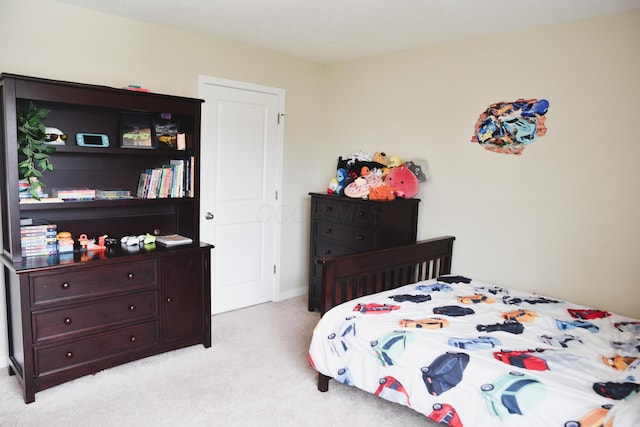 1151 Gelbray Dr, Columbus, OH 43207 - bedroom featuring light carpet