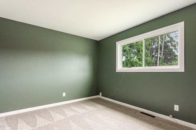 5068 Tremaine Ct, Columbus, OH 43232 - unfurnished room featuring carpet floors