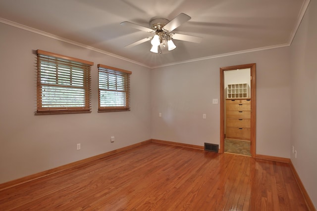2589 Brookwood Rd, Columbus, OH 43209 - unfurnished room featuring light wood-type flooring, a ceiling fan, ornamental molding, and baseboards