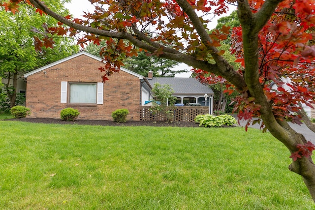 173 S Chesterfield Rd, Columbus, OH 43209 - ranch-style house with brick siding and a front yard