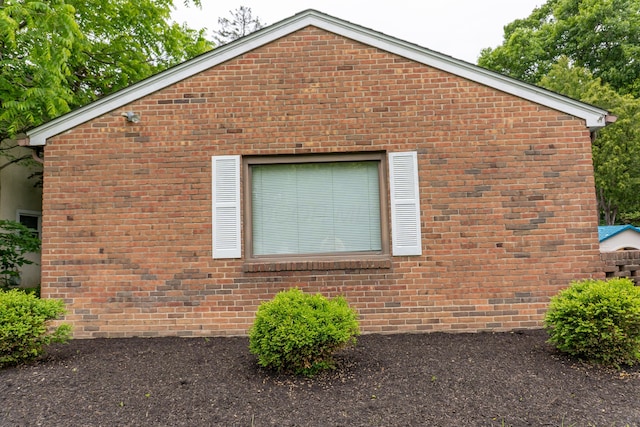 173 S Chesterfield Rd, Columbus, OH 43209 - view of property exterior featuring brick siding