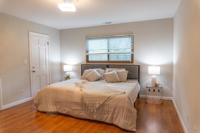 173 S Chesterfield Rd, Columbus, OH 43209 - bedroom featuring wood finished floors and baseboards