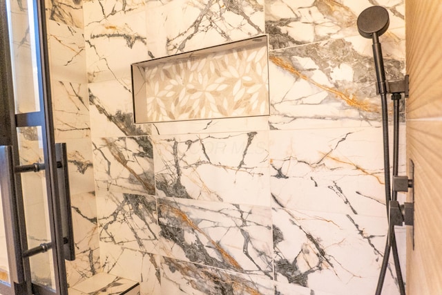 173 S Chesterfield Rd, Columbus, OH 43209 - detailed view of tiled shower
