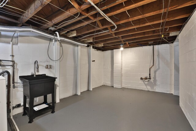 view of unfinished basement
