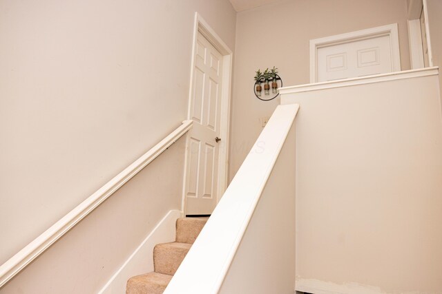 105 Autumn Ter SW, Etna, OH 43062 - view of staircase