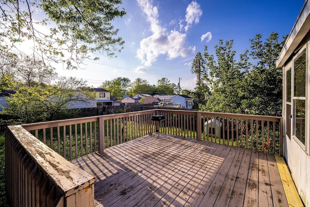 2987 Olivette Rd, Columbus, OH 43232 - wooden terrace with fence